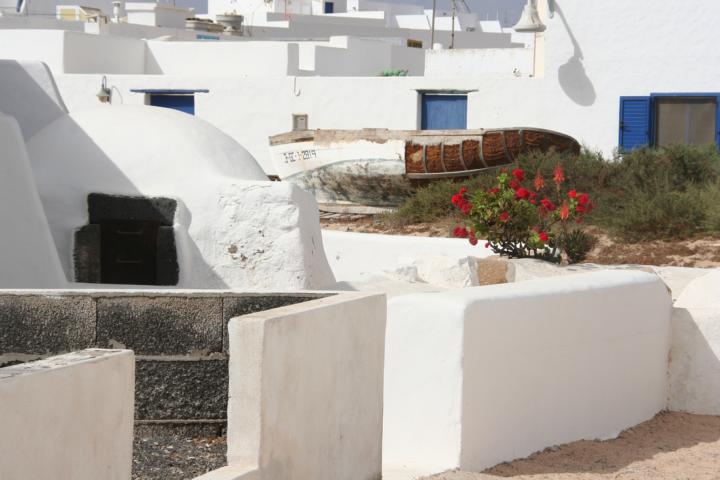 130804-B09 noch erhaltene Wasserzysternen und &Ouml;fen