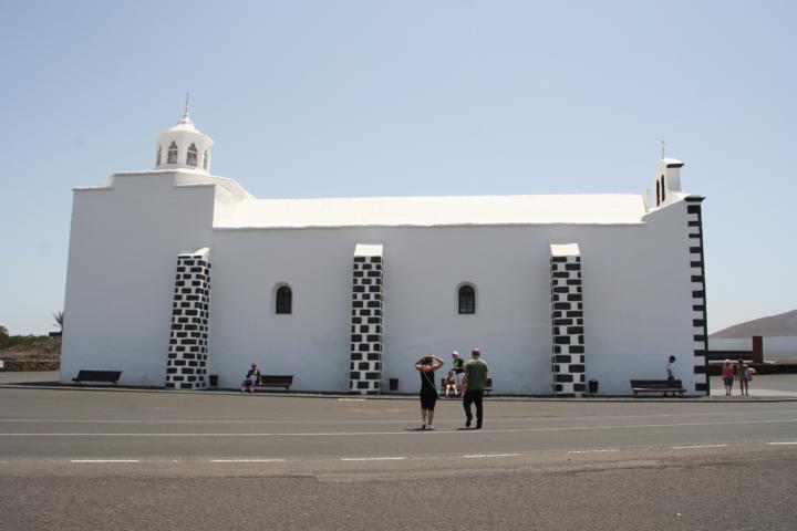 130810-J01 Kirche zu Ehren 
