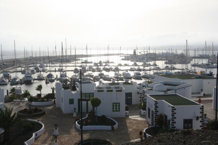 130812-A06 Blick auf die Marina