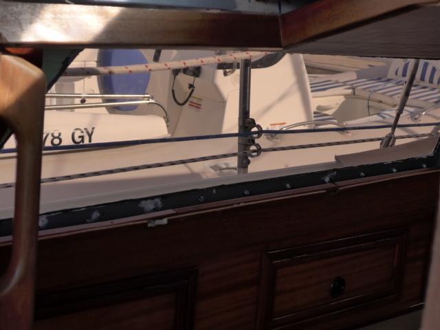 131209-A02 die ersten zwei Fenster sind eingebaut