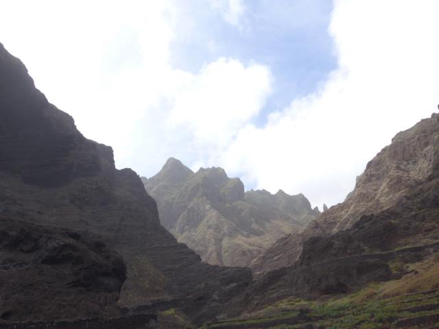 140226-D04 felsige Insel 