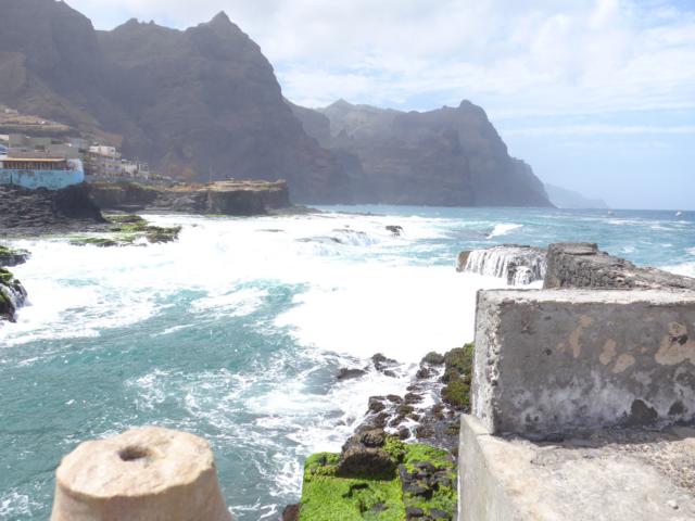 140226-F01die Fischerhafen Einfahrt