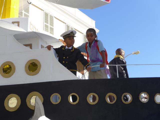 140303-H02 der Kapit&auml;n sehr w&uuml;rdevoll