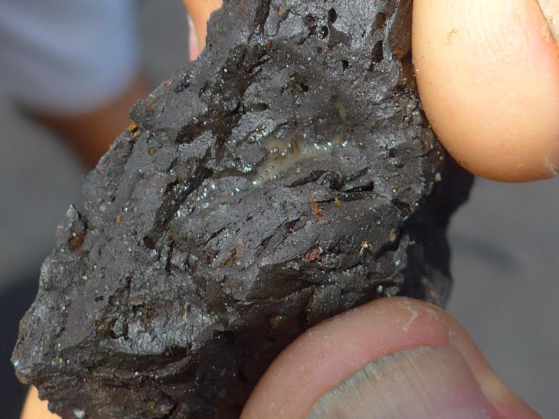 141219-D06 ein Asphaltbrocken