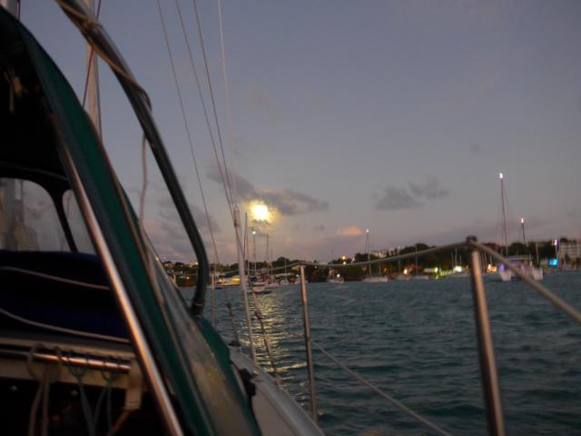 150104-C02 Vollmond in der Prikley-Bay