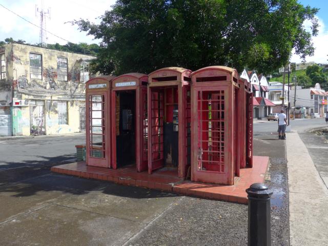 150111-A05 die typischen englichen Telefonhaeusschen
