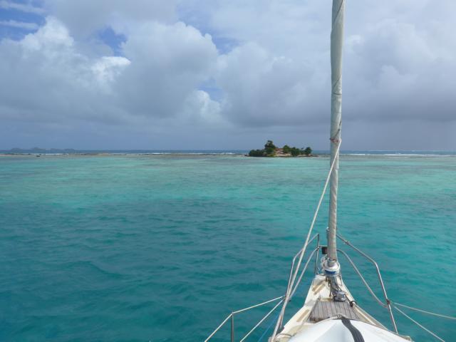 150114-A06 auf der Insel vor uns ein Restaurant