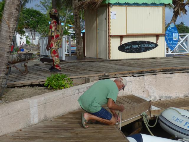 150115-A02 am Dingi Steg in Union Island