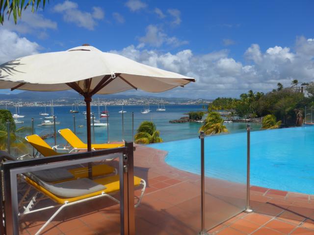 150127-A01 ein Spaziergang fuert uns durch ein Hotel