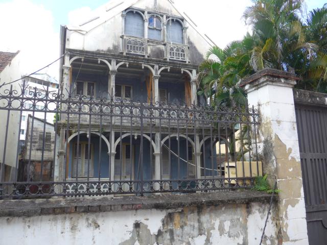 150201-A04 ein verlassenes schoenes Haus