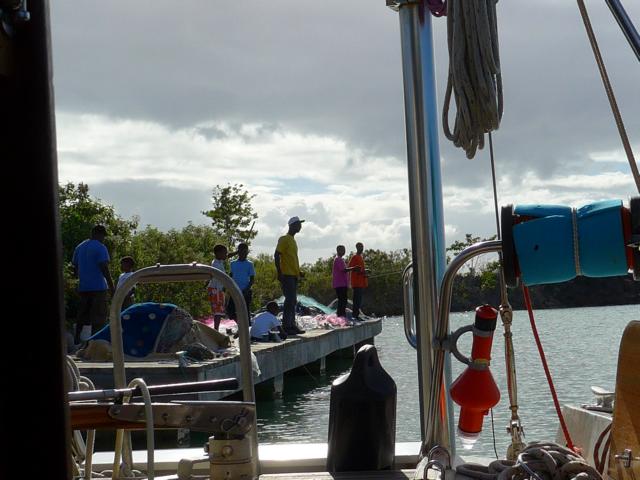 150218-C07 die Vaeter mit ihren soehnen beim Sonntagsangeln