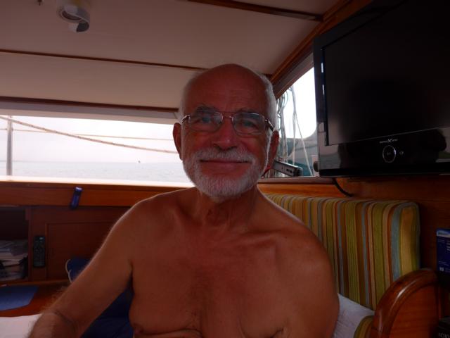 150221-A07 der Skipper war beim Bordfriseur