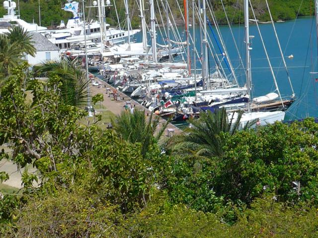 150226-A06 wir stehen auch dabei. (das kleine mit gruener Persenning)