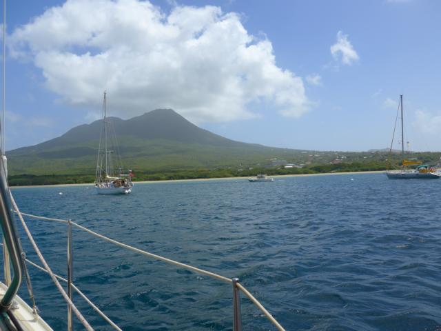 150302-A03 Nevispeak mit Haube