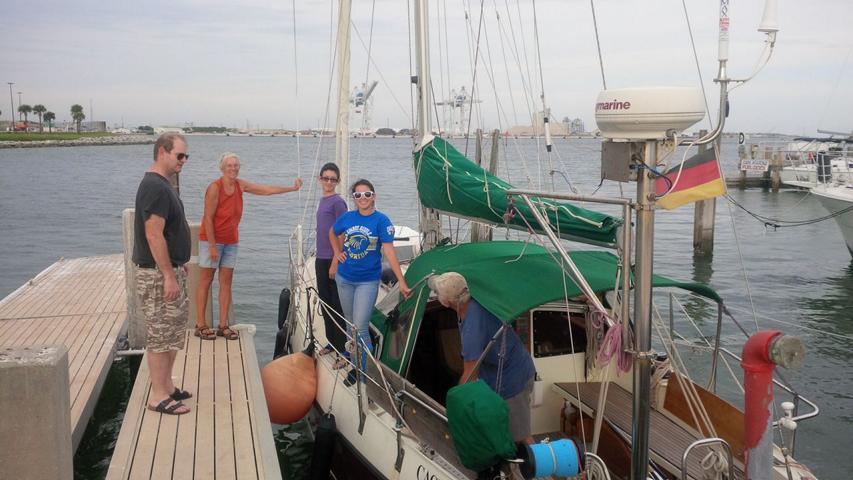 150413-B05 die Familie ist da